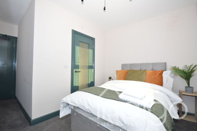 Room 3, 25 Regent Road, Stoke-On-Trent photo 2