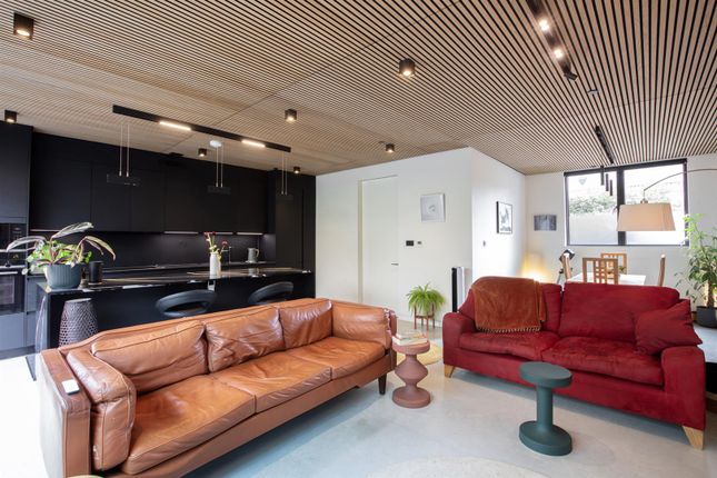 8 Wingfield Mews, Wingfield Street, London photo 4