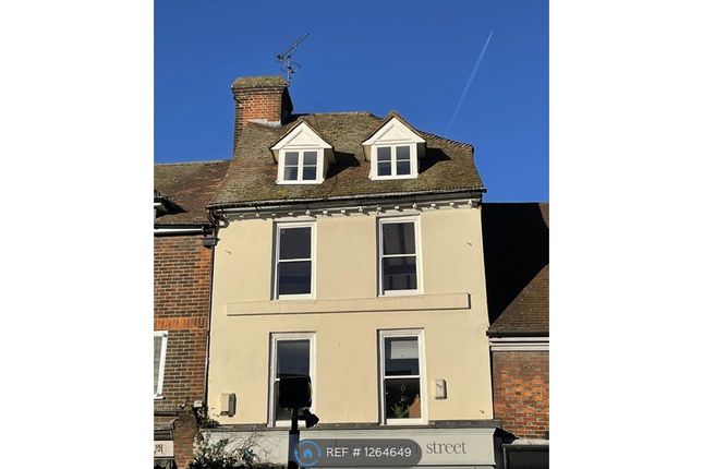 2 bed flat to rent in High Street, West Malling ME19