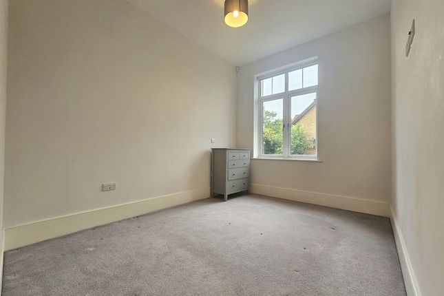 Flat 2 Beaufort Court, 31 Russell Hill, Purley photo 3