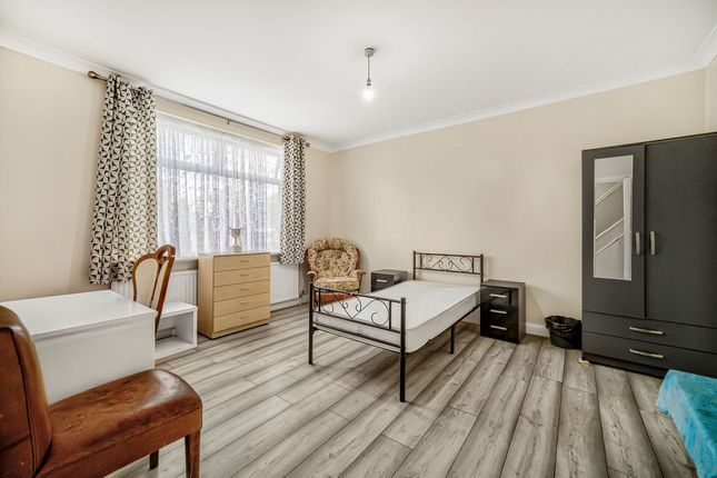 Room 1, 85, Chatsworth Crescent, Hounslow photo 2