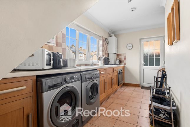14 Woodside Road, Doncaster, South Yorkshire photo 2