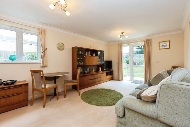 8, St Michaels Court, Bishops Cleeve photo 2