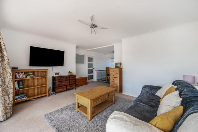 3, Beech Way, Horndean photo 4