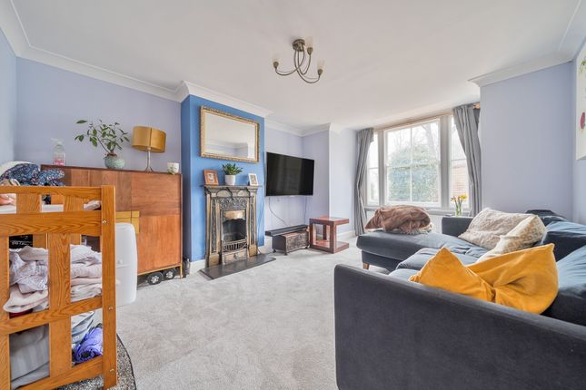 68, Reading Road South, Fleet photo 3