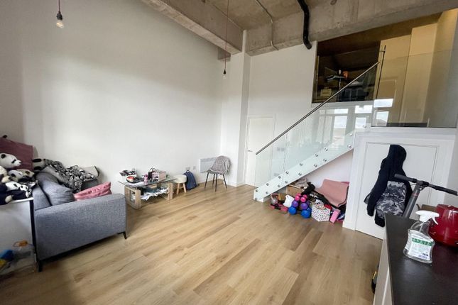 Flat for sale in Flat, Metro Lofts, High Street, West Bromwich