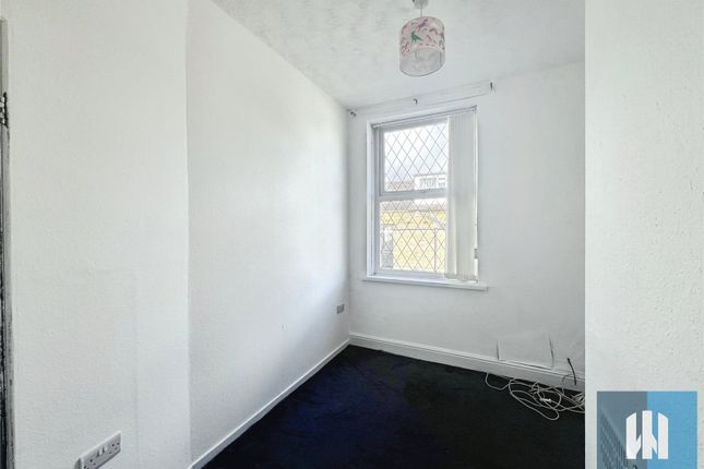 3, Buckrose Terrace, Huddersfield photo 4