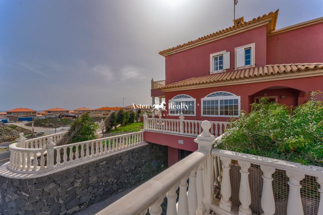 Semi-detached house for sale in El Medano, Santa Cruz Tenerife, Spain