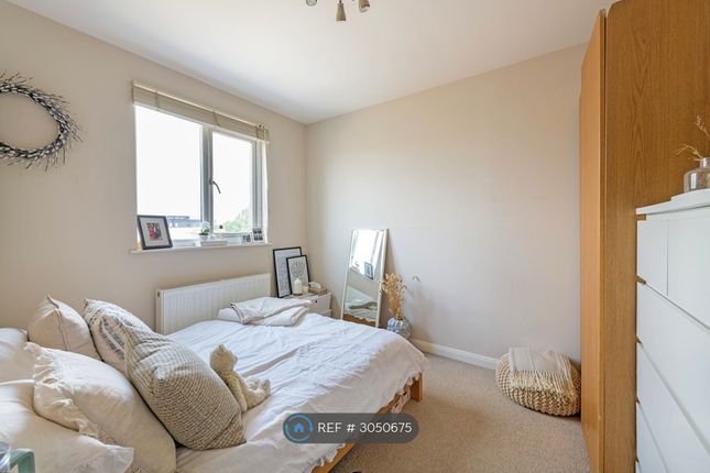 Flat, Stockwell Road, London photo 5