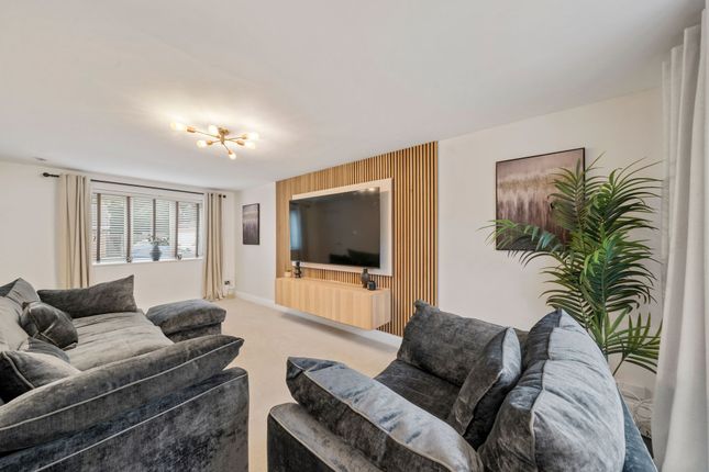 37 Livingstone Close, Warrington photo 5