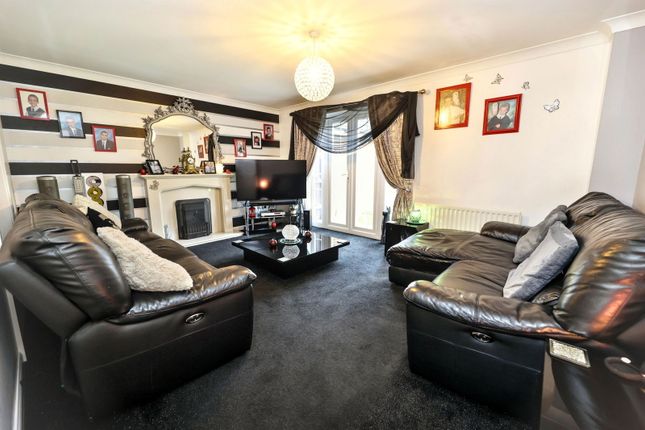 12, Samian Close, Maldon photo 2