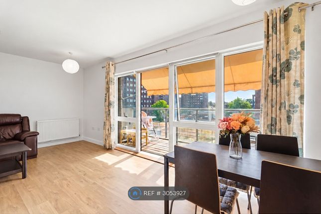 Flat, Bawley Court Magellan Boulevard, London photo 4