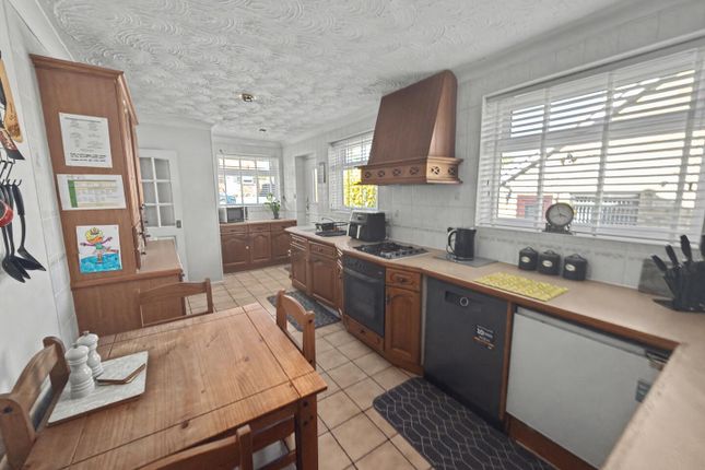 9, Dorset Drive, Darlington photo 3