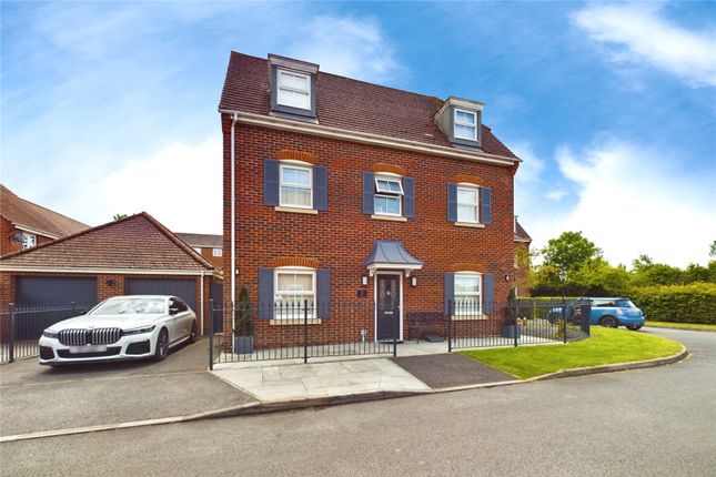 Thumbnail Detached house for sale in Cavalry Close, Thatcham, Berkshire