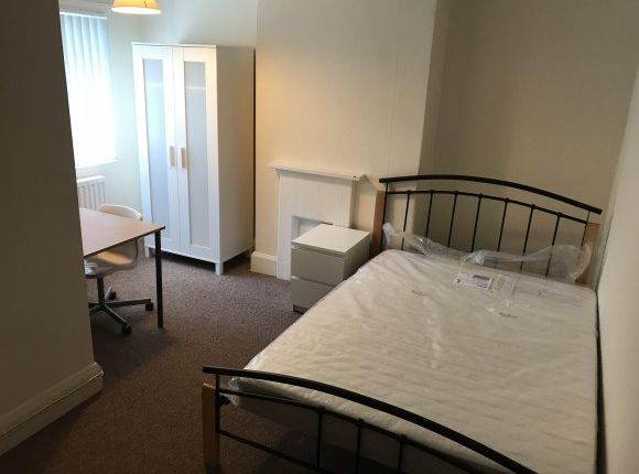 Thumbnail Shared accommodation to rent in Deiniol Road, Bangor