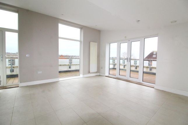 Flat 14, 1 Sambroke Square, Barnet photo 3