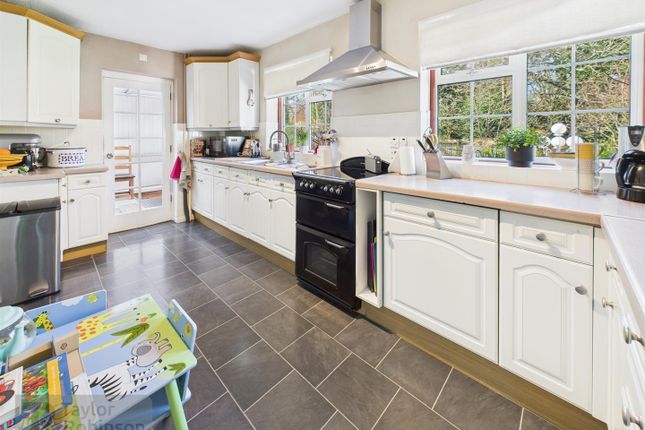 10, Goffs Close, Crawley photo 4