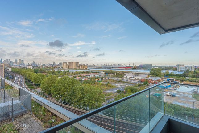 Connaught Heights, Royal Docks photo 4