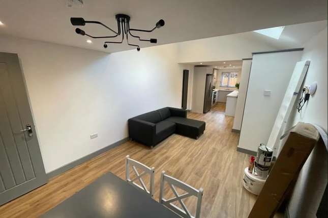 Room 5, 174 St. Georges Road, Coventry photo 5