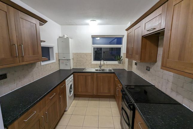 2 Malines Court, South Coast Road, Peacehaven photo 2