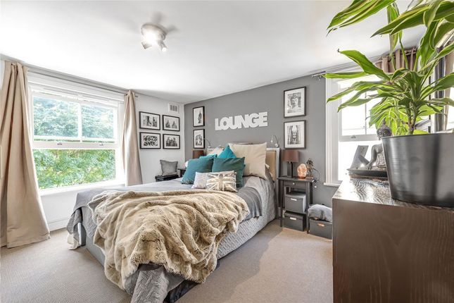 Flat B, 16, Wandsworth Bridge Road, London photo 4