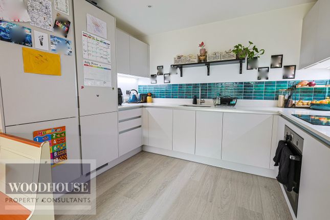Flat 14, Sir John Cohen Court, Lea Valley View North, Cheshunt photo 4