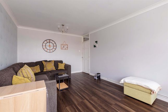 26, Masons Road, Slough photo 3
