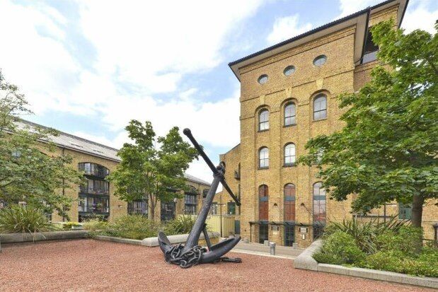 Flat to rent in Burrells Wharf Square, London