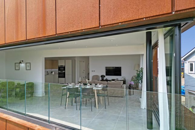 11, Kingsmans Point, Hullbridge photo 2