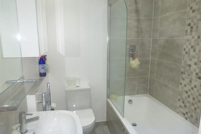 Flat 7, The Peninsula, 42, Buckingham Street, AYLESBURY photo 5