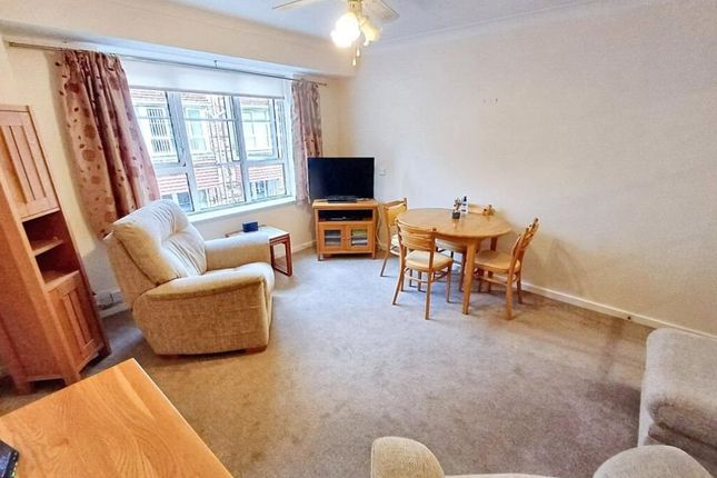 Flat 19, Willow Park, Park Road, Poole photo 4