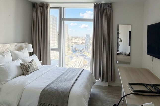 Flat 3502, 1 Pan Peninsula Square, London photo 3