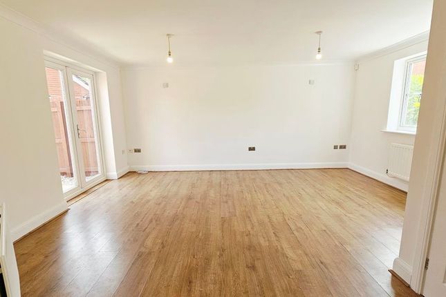 3, Thoresby Drive, Hereford photo 2