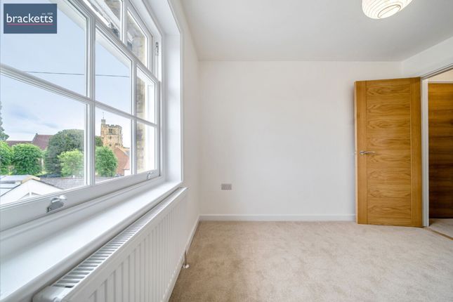 Flat 2, 10 Kinnings Row, Tonbridge, Tonbridge photo 2