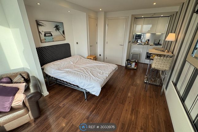 Apartment, Bridgewater Place Water Lane, Leeds photo 2