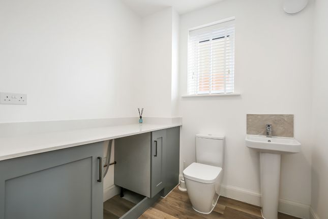 8, Turberville Close, Salisbury photo 4