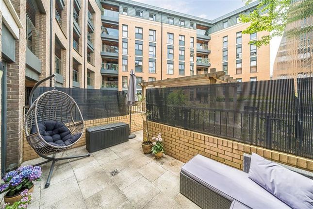 16, Bradley Road, London photo 4