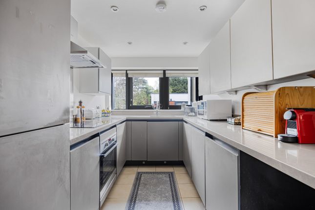 3 The Chestnuts,, Cleevelands Drive, Cheltenham photo 2