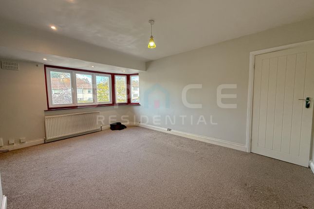 25, Westmere Drive, Mill Hill photo 4
