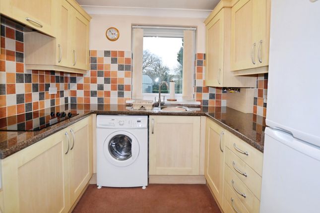 Flat 12, Bishops Court 180 St Marychurch Road, St Marychurch Torquay Devon, Torquay photo 4