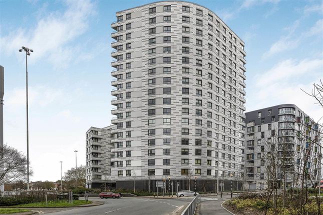 2-bed flat on 208 Hewitt, Alfred Street, Reading, £220,000