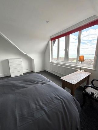 Thumbnail Room to rent in Broadway, Leigh-On-Sea