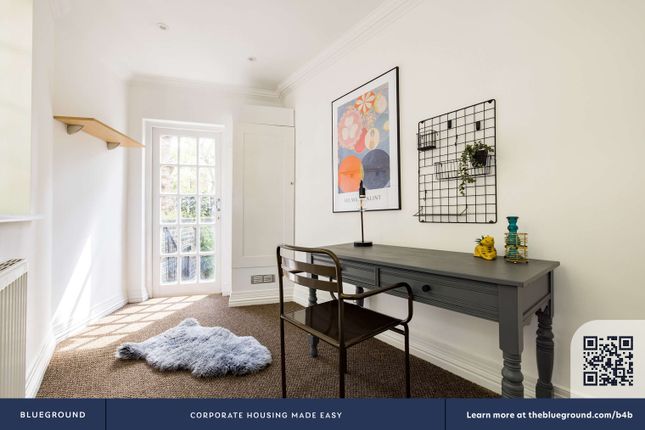 Warwick Road, Eardley Crescent, London photo 5