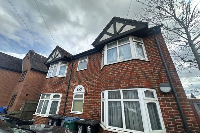 Flat to rent in Whippendell Road, Watford