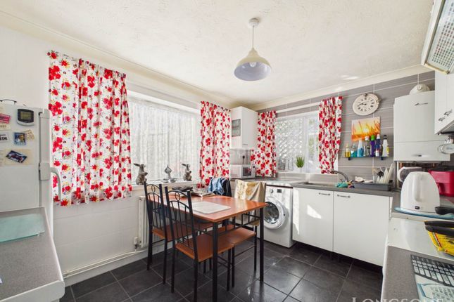 33, Chantry Court, Swaffham photo 2