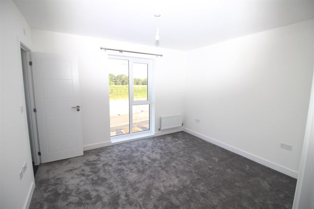50, Bayes Avenue, Colchester photo 5