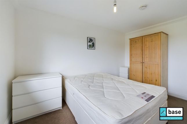 Terraced house to rent in Hilda Road, London
