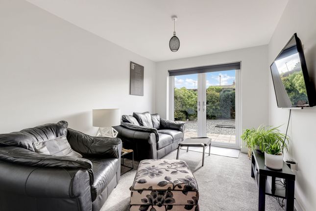 128 Brownlow Drive, Nottingham photo 3
