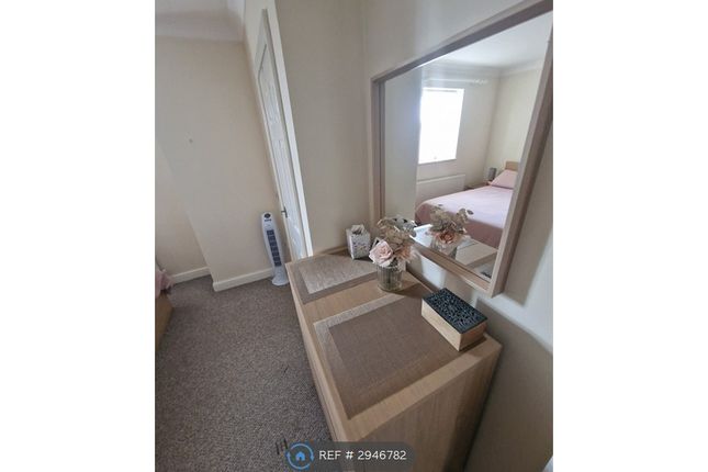 Oakwood Mews, Soothill, Batley photo 3