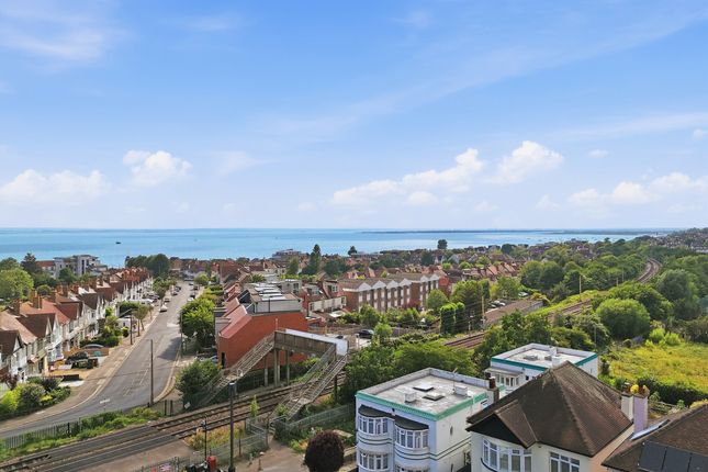 126a, Crowstone Road, Westcliff-on-sea photo 4